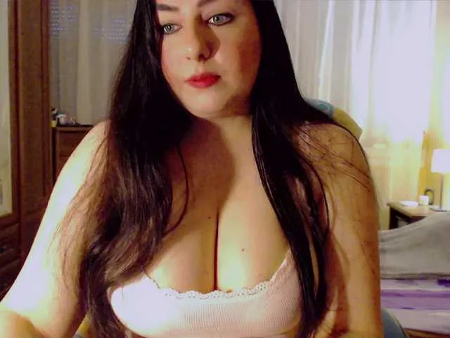 Live sex webcam photo for HotAshley #252880017