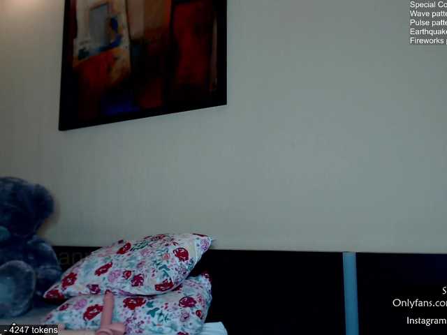 Live sex webcam photo for MonikAnna #241132652