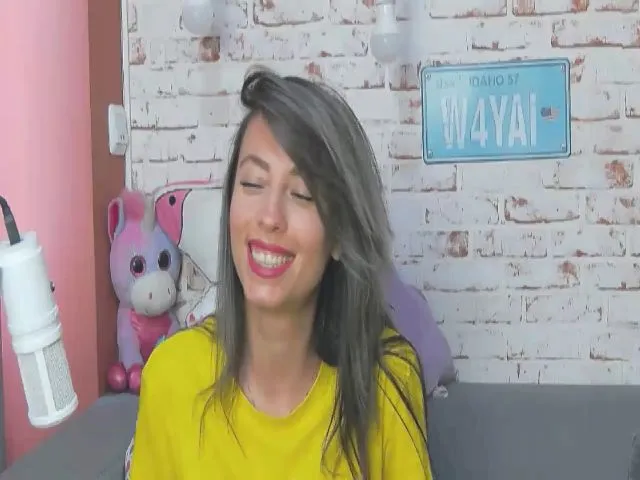 Live sex webcam photo for PoxyVibe #255357034