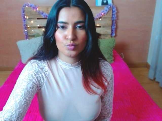 Live sex webcam photo for violetta-kim #247792268