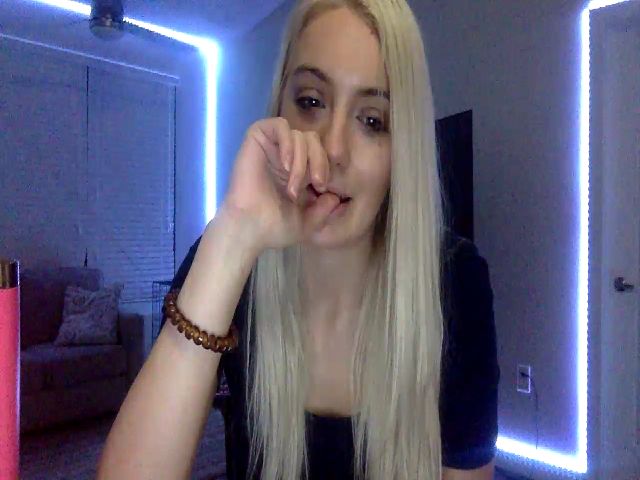 Live sex webcam photo for Sammy_gray #259897302