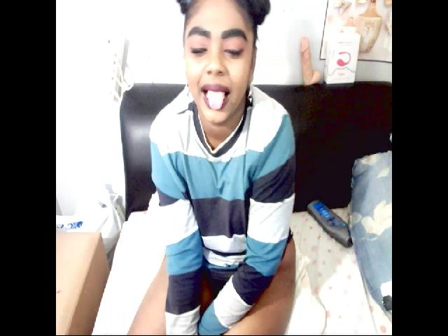 Live sex webcam photo for Indian_FireXX #261205013