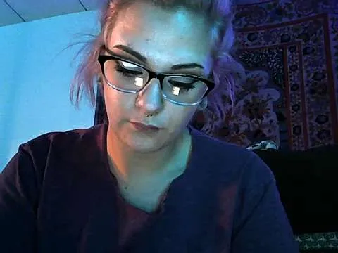 Live sex webcam photo for Nayleebabe #243609415