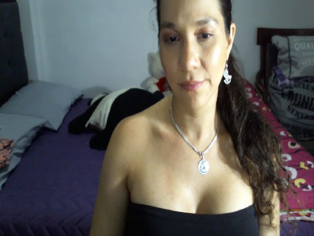 Live sex webcam photo for Sofiahenao #252354387