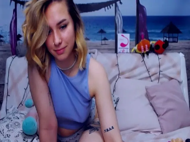 Live sex webcam photo for AlisMonrov18 #253711980