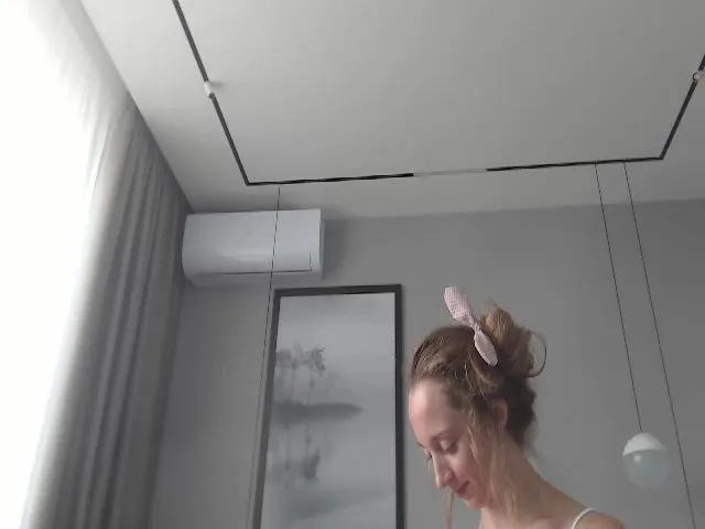 Live sex webcam photo for Innocent_Miss #261472046