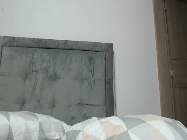 Live sex webcam photo for Noha_24_ #261436694
