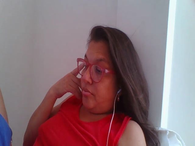 Live sex webcam photo for SweetLola01 #257064802