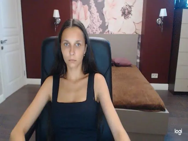 Live sex webcam photo for Emmy_Gray #258090136