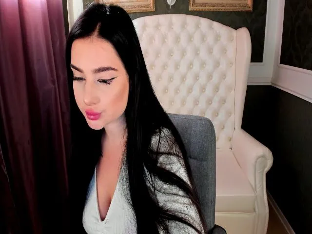 Live sex webcam photo for QudyMerry #255826888