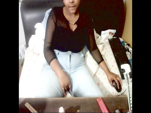 Live sex webcam photo for Indian_FireXX #261379873