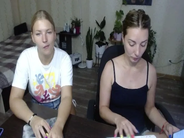 Live sex webcam photo for Emi_lywild #253667086