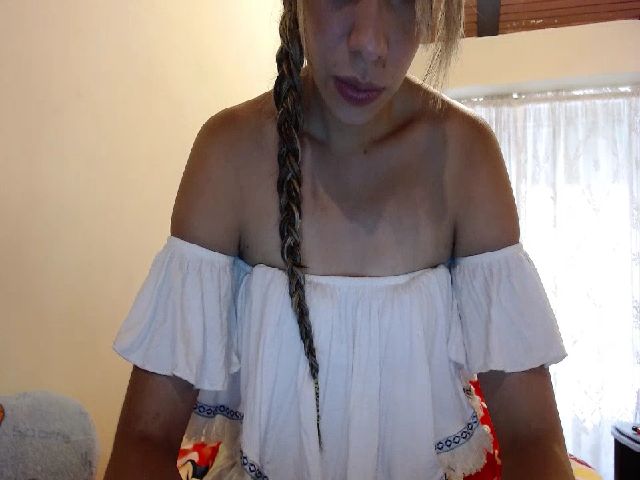 Live sex webcam photo for LaraSmiith_ #255119262