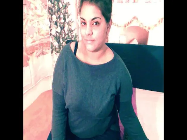 Live sex webcam photo for Sexyindianzn #264738215