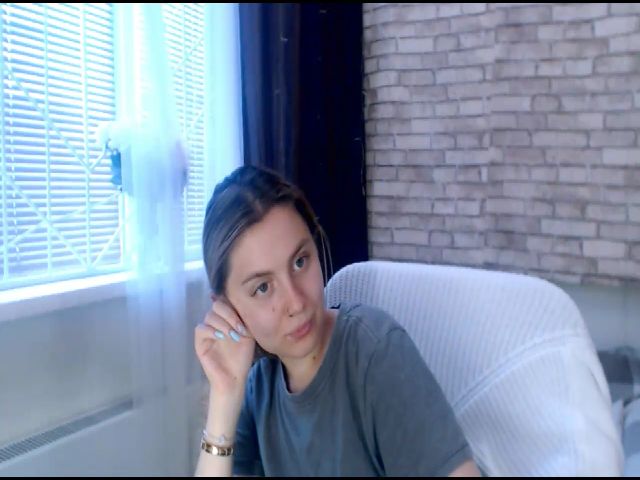 Live sex webcam photo for CumMeaRiver #253706496