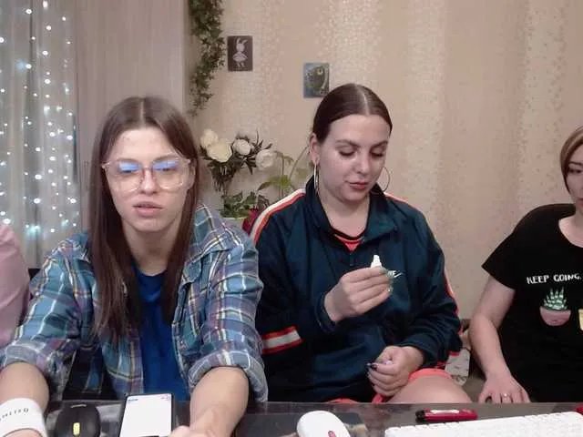 Live sex webcam photo for BugaGirls #241240320