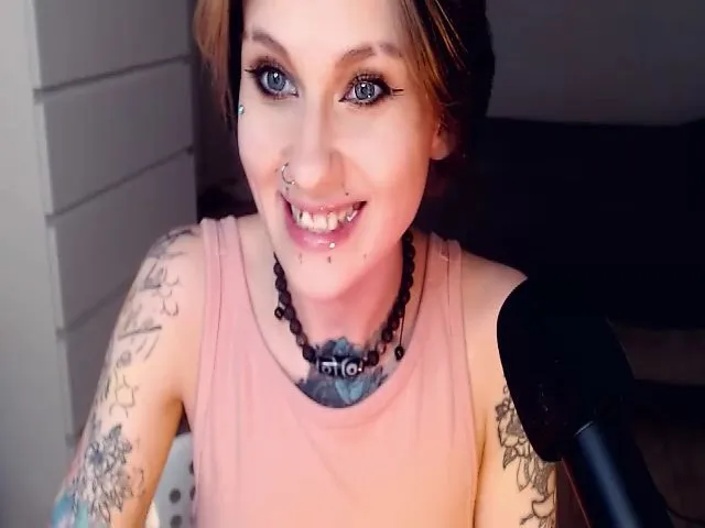 Live sex webcam photo for Hella_Hell #264373068