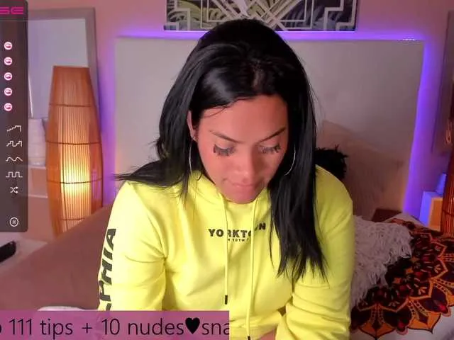 Live sex webcam photo for ScarlettReedd #246154692