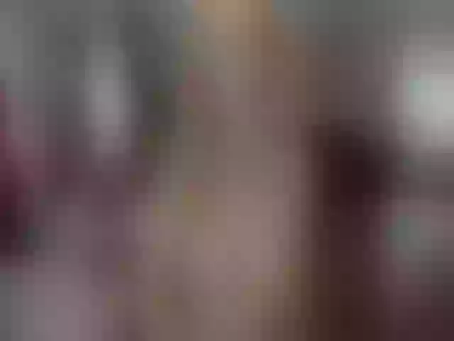 Live sex webcam photo for WildestKitten #262717138