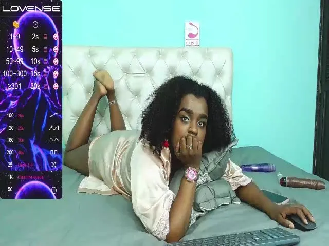 Live sex webcam photo for violet_cortes #258039514