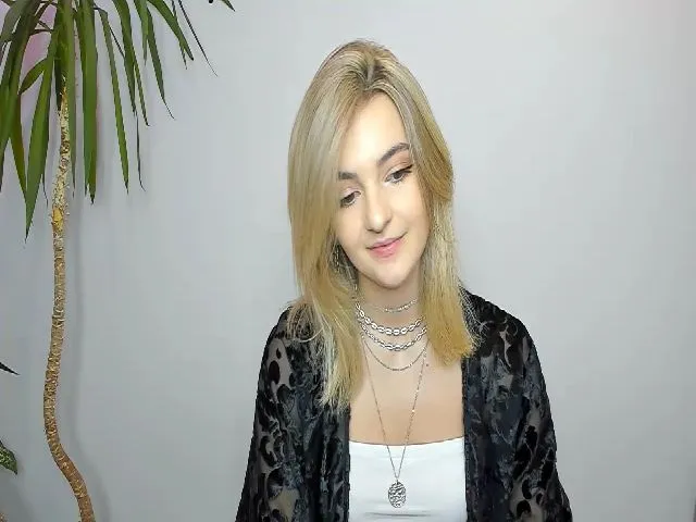 Live sex webcam photo for HelelGretta #263256351