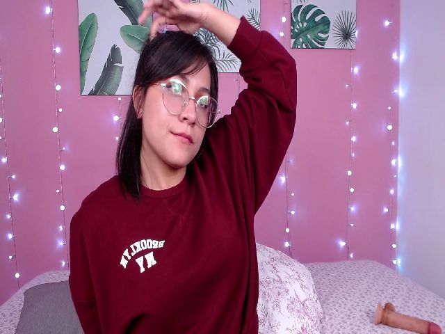 Live sex webcam photo for Eva_Collins2 #252689690