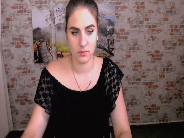 Live sex webcam photo for MollyKiss_ #254064288