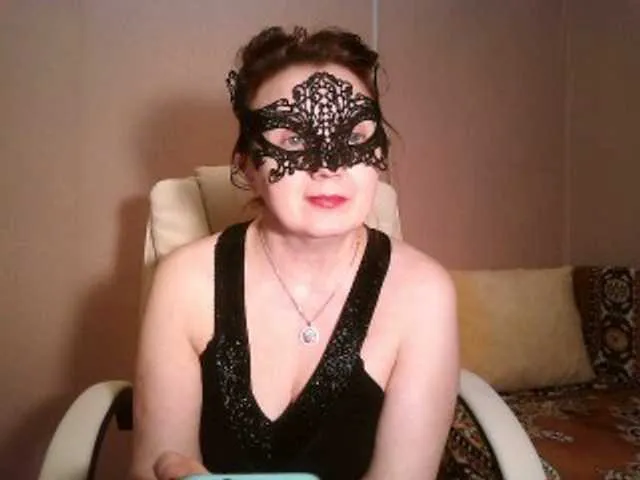 Live sex webcam photo for leeloofire #241175533
