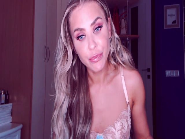 Live sex webcam photo for Sona_Bambina #262927111