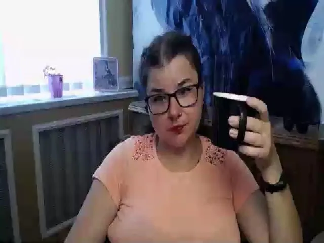 Live sex webcam photo for MonLais #253379267