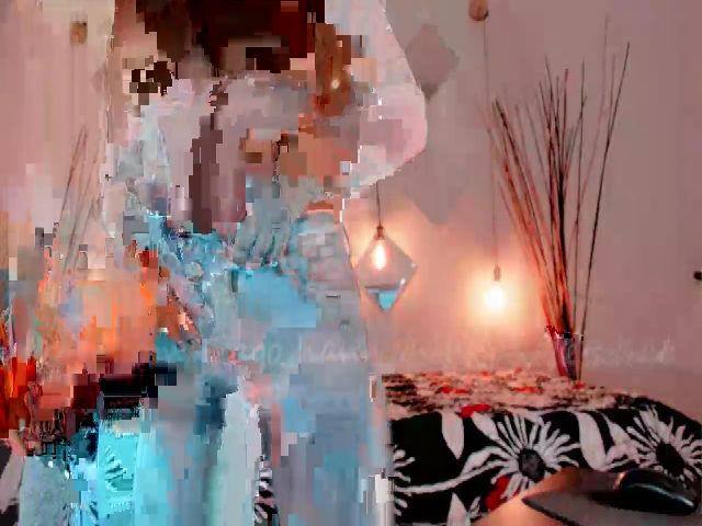 Live sex webcam photo for Sarah_doll1 #258141320