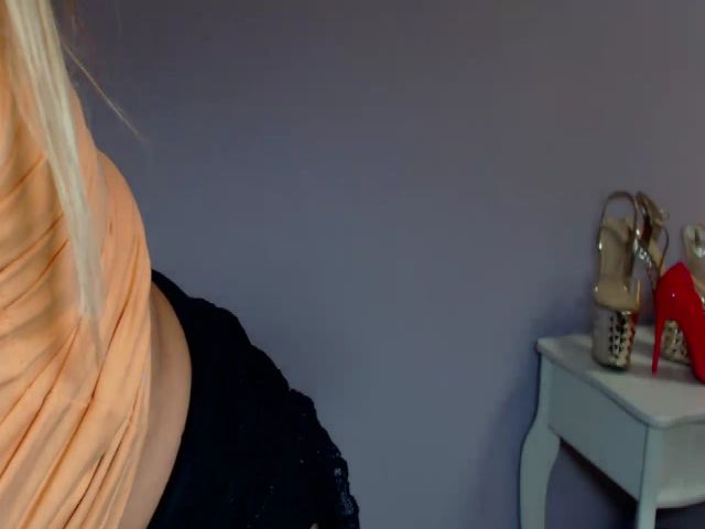 Live sex webcam photo for SuriHazeel #255741634