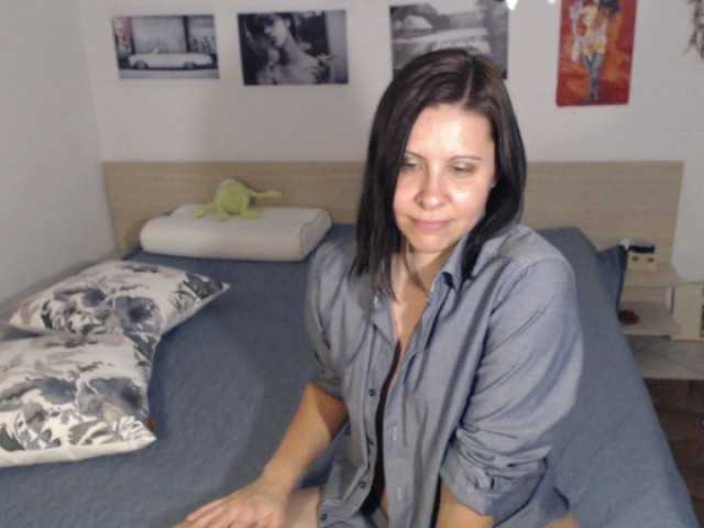 Live sex webcam photo for JustMeXY7 #241018501