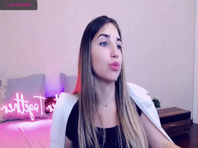 Live sex webcam photo for AnastashaGray #253720266