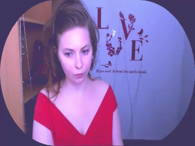 Live sex webcam photo for MollyMey #253943799