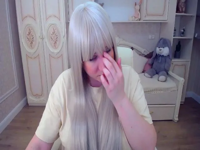 Live sex webcam photo for VeritableGirl #254100459