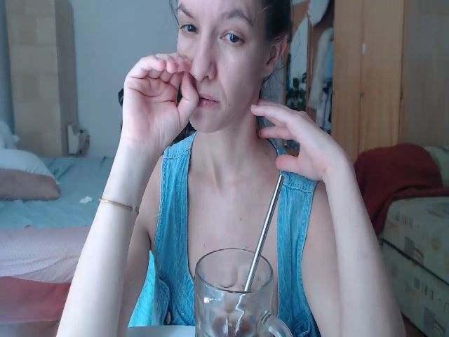 Live sex webcam photo for PetitePinkie #262666451