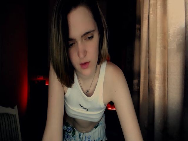 Live sex webcam photo for Ella_Hudson #253002911