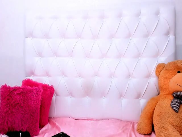 Live sex webcam photo for Akilla_Quin #255867678