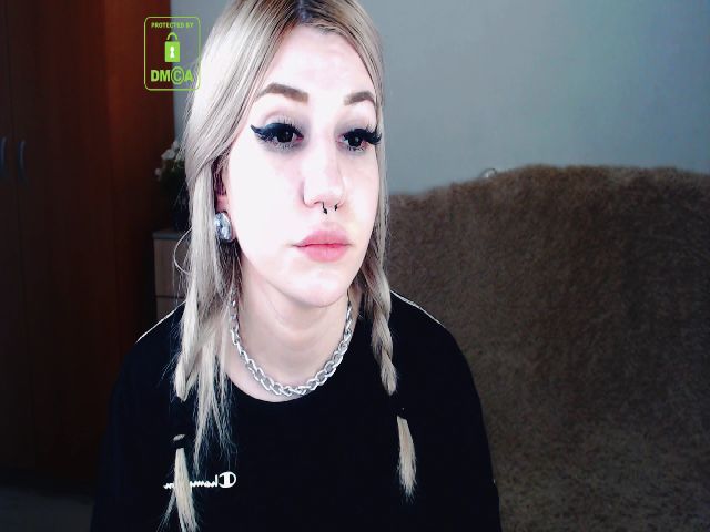 Live sex webcam photo for Alison_Moonli #252319894