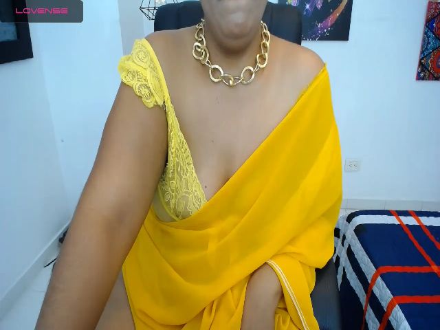 Live sex webcam photo for IndianMama #260787593