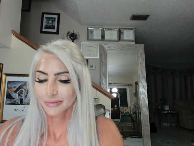 Live sex webcam photo for adrianna_fox #287953074