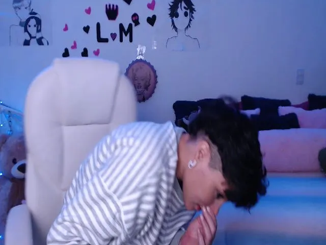 Live sex webcam photo for Laura_R23 #261445455