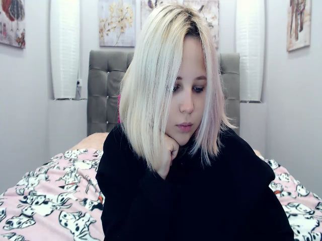 Live sex webcam photo for Helokit #259172066