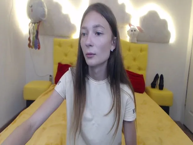 Live sex webcam photo for VikkiDaily #258052235