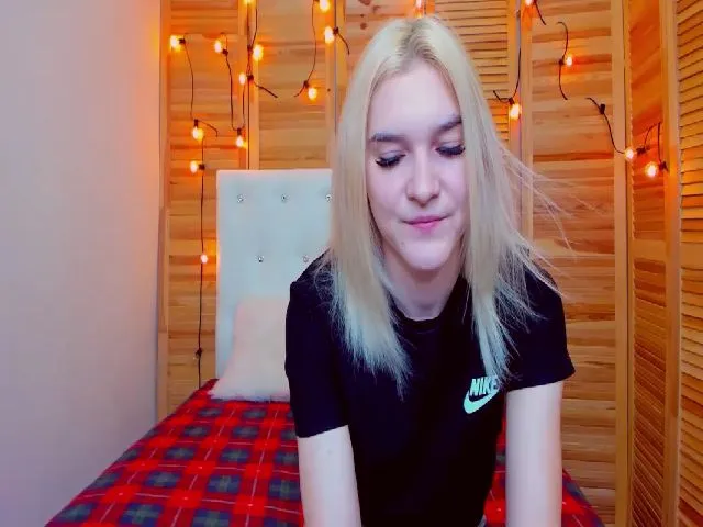 Live sex webcam photo for MarliTes #255789581