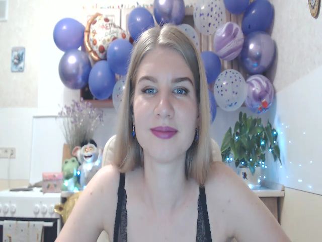 Live sex webcam photo for Ms_Charming #256572612