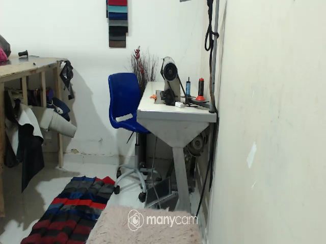 Live sex webcam photo for BLUE_DIAMOND3 #262648179