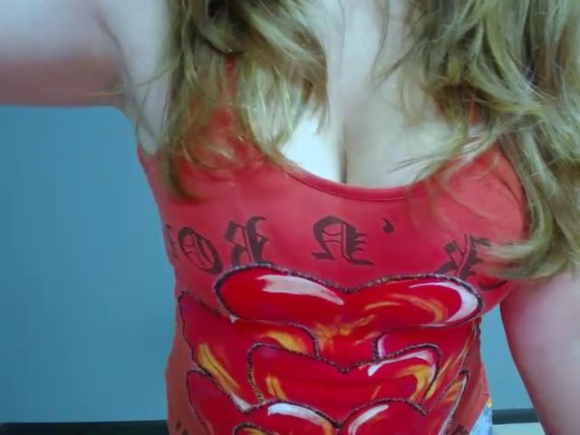 Live sex webcam photo for KenzieX_ #265486665