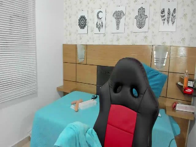 Live sex webcam photo for Kloemss #257718767